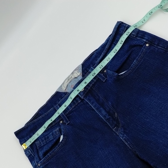 Women's Levi's Size 8 denim cropped jeans medium wash stretch - Picture 8 of 11